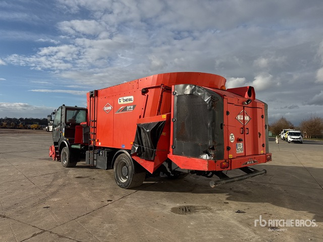 2018 Kuhn SPW Intense 2 CL 4x2 Melangeuse Distributrice Au ... Feed Mixer - Forage mixer wagon: picture 2 2018 Kuhn SPW Intense 2 CL 4x2 Melangeuse Distributrice Au ... Feed Mixer - Forage mixer wagon: picture 2
