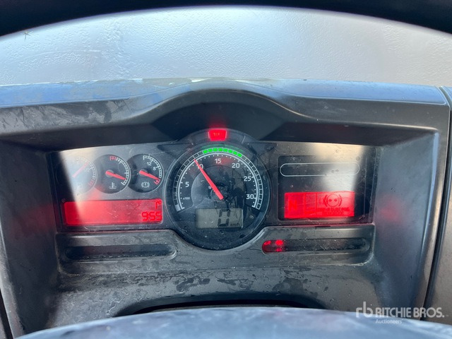 Renault Midlum 220 Dxi S/A Dump Truck - Tipper: picture 1 Renault Midlum 220 Dxi S/A Dump Truck - Tipper: picture 1