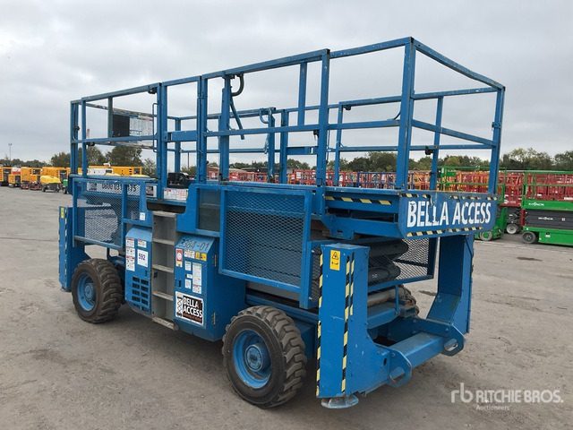 2005 Genie GS3384 4x4 Diesel Scissor Lift - Scissor lift: picture 4 2005 Genie GS3384 4x4 Diesel Scissor Lift - Scissor lift: picture 4