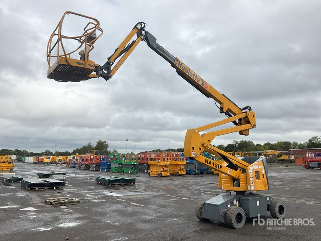 2012 Haulotte HA15IP 2WD Electric Articulating Boom Lift - Articulated boom: picture 2 2012 Haulotte HA15IP 2WD Electric Articulating Boom Lift - Articulated boom: picture 2