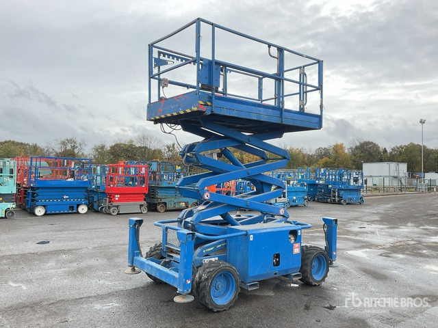 2012 Skyjack SJ6826 RT 4x4 Diesel Scissor Lift - Scissor lift: picture 2 2012 Skyjack SJ6826 RT 4x4 Diesel Scissor Lift - Scissor lift: picture 2