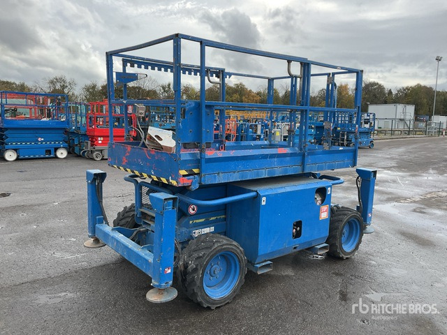 2012 Skyjack SJ6826 RT 4x4 Diesel Scissor Lift - Scissor lift: picture 4 2012 Skyjack SJ6826 RT 4x4 Diesel Scissor Lift - Scissor lift: picture 4