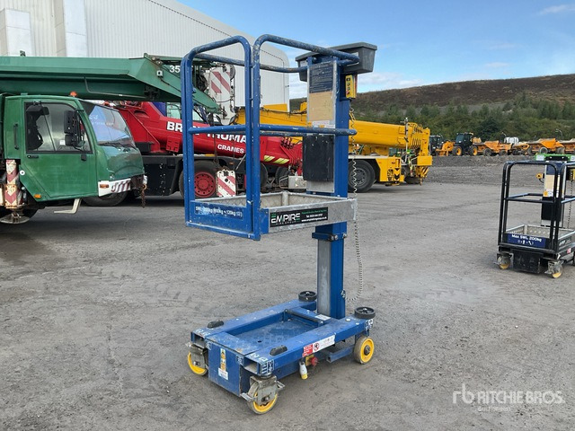 2013 Power Tower Nano Vertical Mast Lift - Vertical mast lift: picture 2 2013 Power Tower Nano Vertical Mast Lift - Vertical mast lift: picture 2