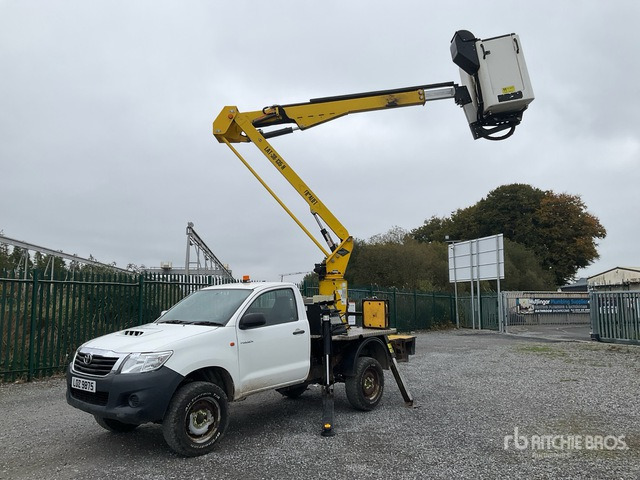 2018 Toyota Hilux 2018 Versalift LAT-38-135-H on 2018 Toyota Hilux 4x4 Bucket Truck Bucket Truck - Truck mounted aerial platform: picture 2 2018 Toyota Hilux 2018 Versalift LAT-38-135-H on 2018 Toyota Hilux 4x4 Bucket Truck Bucket Truck - Truck mounted aerial platform: picture 2