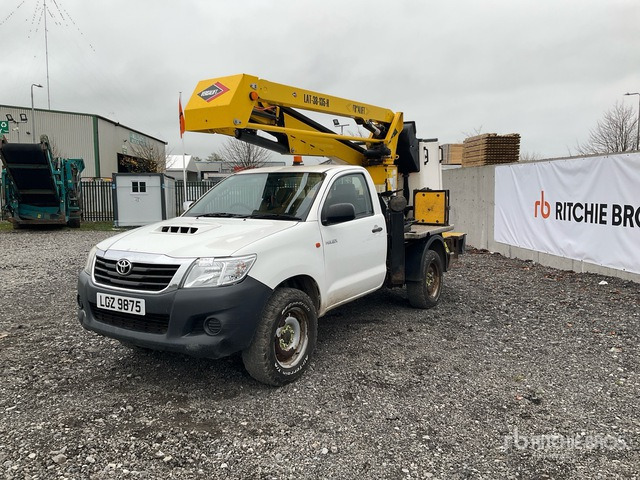 2018 Toyota Hilux 2018 Versalift LAT-38-135-H on 2018 Toyota Hilux 4x4 Bucket Truck Bucket Truck - Truck mounted aerial platform: picture 4 2018 Toyota Hilux 2018 Versalift LAT-38-135-H on 2018 Toyota Hilux 4x4 Bucket Truck Bucket Truck - Truck mounted aerial platform: picture 4