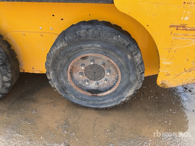 2021 Gehl R165 High Flow Skid Steer Loader - Skid steer loader: picture 3 2021 Gehl R165 High Flow Skid Steer Loader - Skid steer loader: picture 3