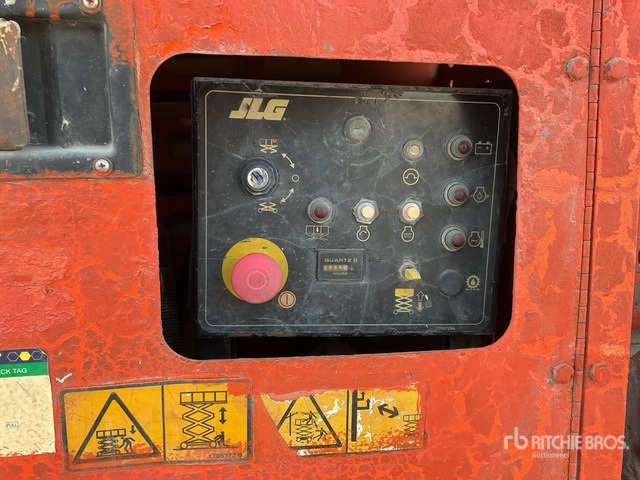 2008 JLG 260MRT 4x4 Diesel Scissor Lift - Scissor lift: picture 5 2008 JLG 260MRT 4x4 Diesel Scissor Lift - Scissor lift: picture 5