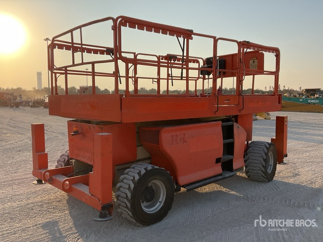2008 JLG 3394RT 4x4 Diesel Scissor Lift - Scissor lift: picture 3 2008 JLG 3394RT 4x4 Diesel Scissor Lift - Scissor lift: picture 3