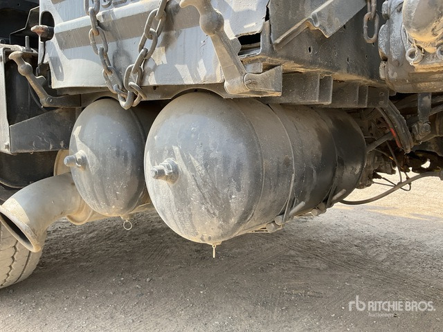 2008 Volvo FM400 6x4 20000 Liters Vacuum Tanker Truck - Vacuum truck: picture 5 2008 Volvo FM400 6x4 20000 Liters Vacuum Tanker Truck - Vacuum truck: picture 5