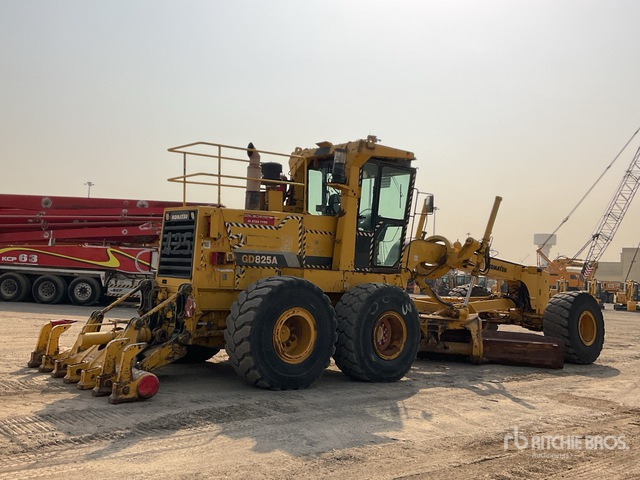 2011 Komatsu GD825A-2 - Grader: picture 4 2011 Komatsu GD825A-2 - Grader: picture 4