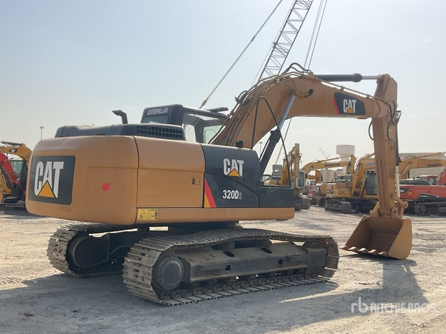 2017 Cat 320D2 - Crawler excavator: picture 3 2017 Cat 320D2 - Crawler excavator: picture 3