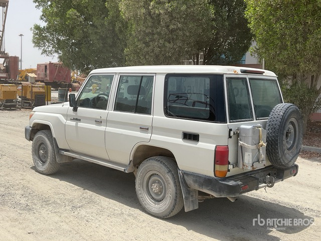 2018 Toyota Land Cruiser 76L 4x4 SUV - SUV: picture 3 2018 Toyota Land Cruiser 76L 4x4 SUV - SUV: picture 3