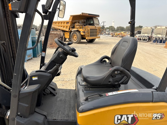 2020 Cat EP25CB 2.5 ton Electric Forklift - Electric forklift: picture 5 2020 Cat EP25CB 2.5 ton Electric Forklift - Electric forklift: picture 5