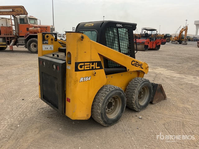 2022 Gehl R164 - Skid steer loader: picture 4 2022 Gehl R164 - Skid steer loader: picture 4