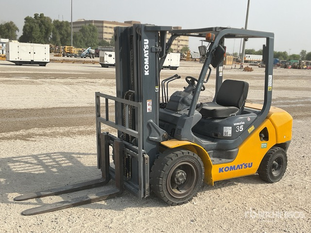 Komatsu FD30T-17 - Diesel forklift: picture 1 Komatsu FD30T-17 - Diesel forklift: picture 1