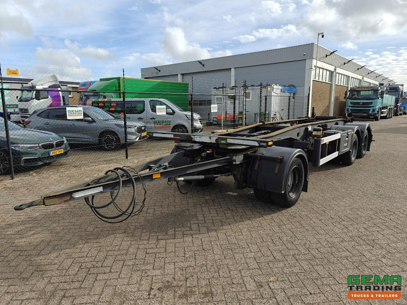 A.J.K. AETL/10-28/19.5 3-Assen Gigant - ContainerSysteem 7m - LiftAs - Trommelremmen - Luchtvering - Centrale Smering - Container transporter/ Swap body trailer: picture 1 A.J.K. AETL/10-28/19.5 3-Assen Gigant - ContainerSysteem 7m - LiftAs - Trommelremmen - Luchtvering - Centrale Smering - Container transporter/ Swap body trailer: picture 1