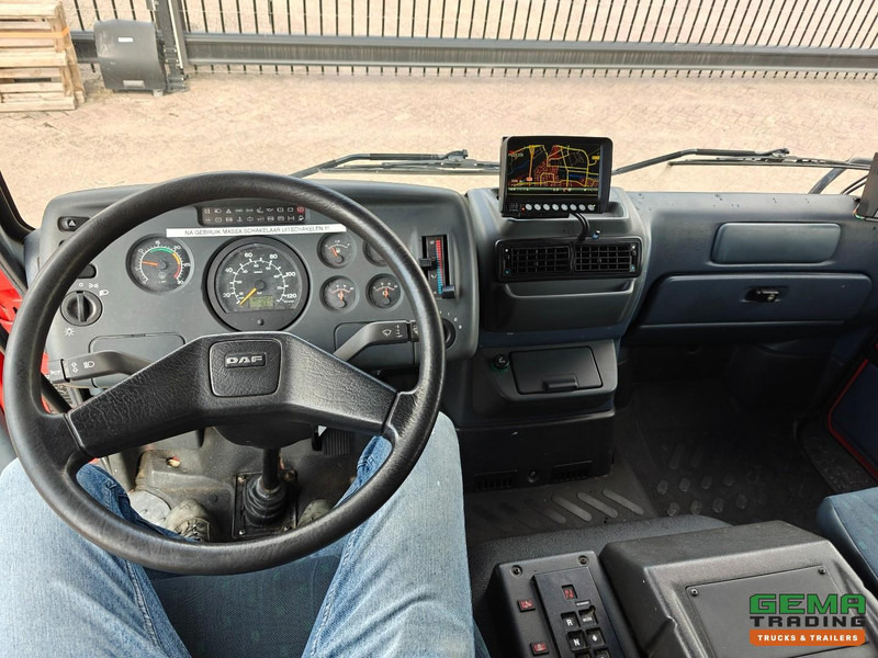 Fire truck DAF AE 55 CE 55/230 TI 4x2 Euro3 - 6CIL - Godiva TS08 LD3.250 HD240 T1.500Liters - 9 Persoons: picture 16 Fire truck DAF AE 55 CE 55/230 TI 4x2 Euro3 - 6CIL - Godiva TS08 LD3.250 HD240 T1.500Liters - 9 Persoons: picture 16