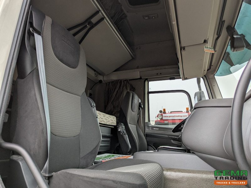 Box truck DAF CF 370 FA 4x2 Spacecab Euro6 - GeslotenBak 8.2M + Laadklep 2000kg - HardHouten vloer - 10/2025APK: picture 15