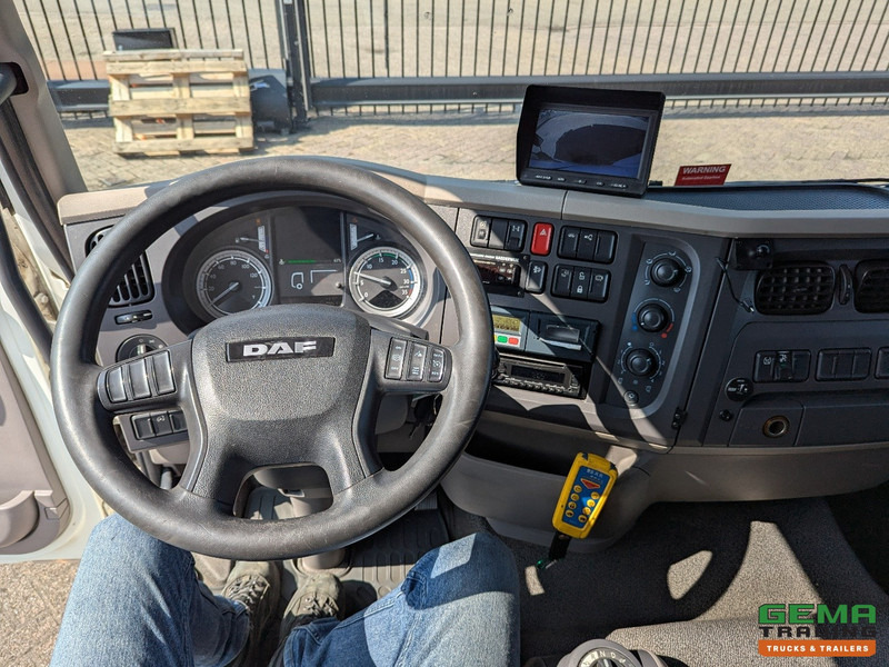 DAF LF 210 FA 4x2 Slaapcab Euro6 - Koelbak 5.5M + Konvekta/Solar-Koeler + Laadklep 1500KG - Zijdeur - 08/2025 APK on lease DAF LF 210 FA 4x2 Slaapcab Euro6 - Koelbak 5.5M + Konvekta/Solar-Koeler + Laadklep 1500KG - Zijdeur - 08/2025 APK: picture 15