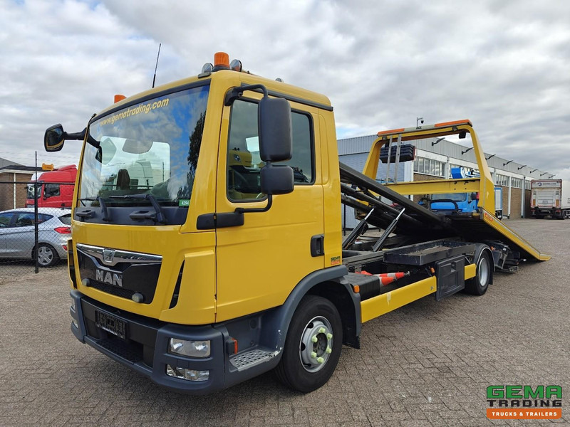 MAN TGL 12.250 4x2 Dagcabine (3 pl) Euro6B - Jige Simplex 5T + Lier 3.5T + Bril 3000kg - 06/2026 APK - Tow truck: picture 1 MAN TGL 12.250 4x2 Dagcabine (3 pl) Euro6B - Jige Simplex 5T + Lier 3.5T + Bril 3000kg - 06/2026 APK - Tow truck: picture 1