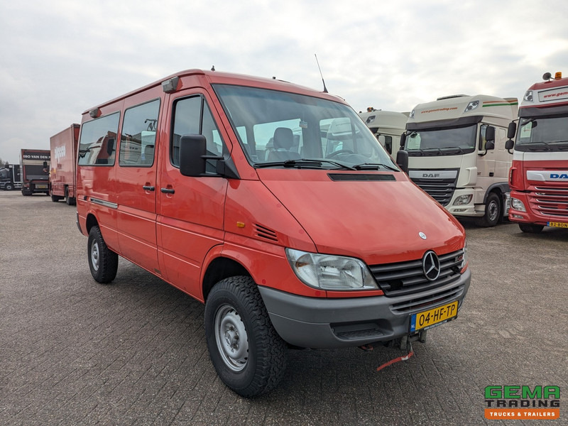 Mercedes-Benz 316 CDI 4x4 Euro3 - 59.000km - 9 Persoons - Lier - 3 Sperren! Hoge en Lage Gearing - 07/2025 APK - Minibus, Passenger van: picture 2 Mercedes-Benz 316 CDI 4x4 Euro3 - 59.000km - 9 Persoons - Lier - 3 Sperren! Hoge en Lage Gearing - 07/2025 APK - Minibus, Passenger van: picture 2