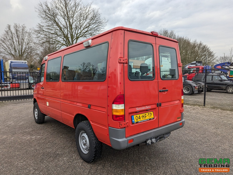 Mercedes-Benz 316 CDI 4x4 Euro3 - 59.000km - 9 Persoons - Lier - 3 Sperren! Hoge en Lage Gearing - 07/2025 APK - Minibus, Passenger van: picture 4 Mercedes-Benz 316 CDI 4x4 Euro3 - 59.000km - 9 Persoons - Lier - 3 Sperren! Hoge en Lage Gearing - 07/2025 APK - Minibus, Passenger van: picture 4