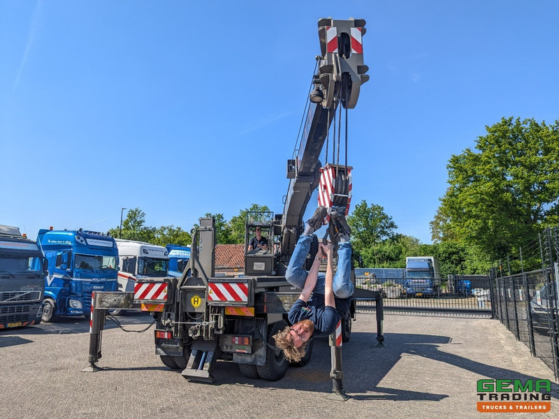 Tow truck OAF 32.281 6x6 - WSK - Palfinger PK30000T - Naafreductie - 2 Lieren - 59.000KM - Nieuwstaat: picture 6
