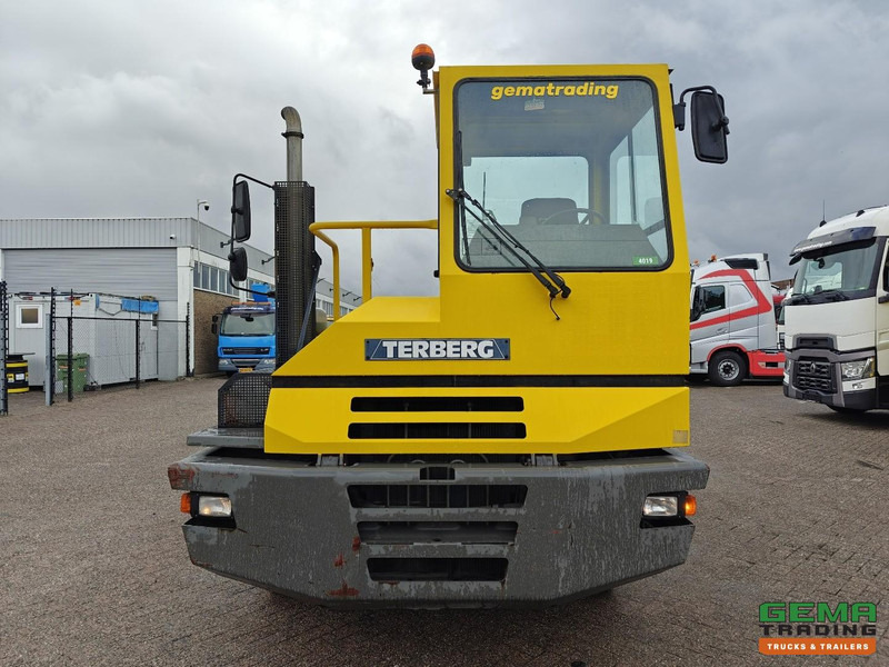 Terberg YT180 Schotel 25T - Naafreductie - Cummins - Landbouw Kenteken 40km/h - Terminal tractor: picture 5 Terberg YT180 Schotel 25T - Naafreductie - Cummins - Landbouw Kenteken 40km/h - Terminal tractor: picture 5