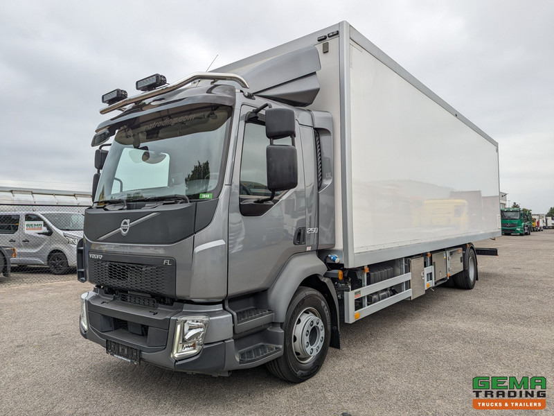 Volvo FL 250 4x2 Dagcab Euro6 - Camper/Kantoor - NIEUW - Toilet - Airco's - Verwarming - Truck: picture 1 Volvo FL 250 4x2 Dagcab Euro6 - Camper/Kantoor - NIEUW - Toilet - Airco's - Verwarming - Truck: picture 1