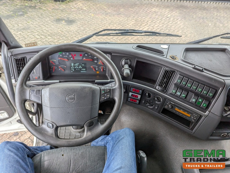 Refrigerator truck Volvo FM330 4x2 Daycab Euro5 KuikenBak 8.2m + Webasto Heater + Dhollandia 2000KG (V799): picture 16