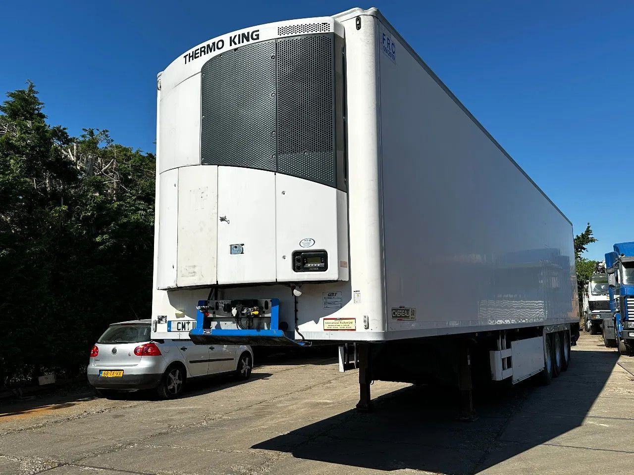 Refrigerator semi-trailer Chereau 3 Axle FRIGO Thermoking SLXe 300 H260cm: picture 1