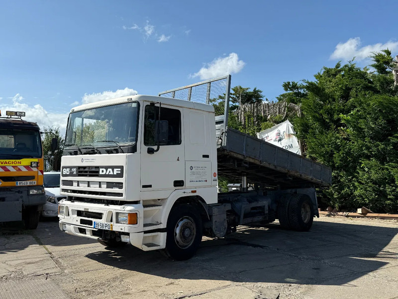 DAF 95.430 ATI 4X2 Tipper SPRING/AIR ZF MAN GEARBOX - Tipper: picture 2 DAF 95.430 ATI 4X2 Tipper SPRING/AIR ZF MAN GEARBOX - Tipper: picture 2