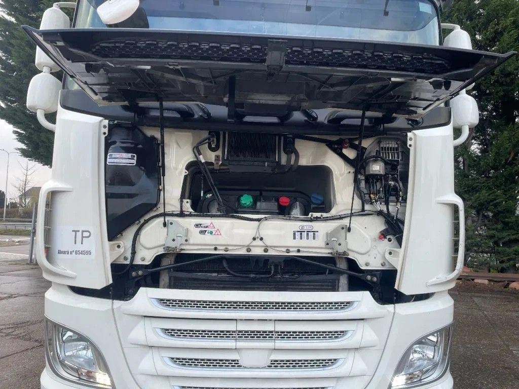 DAF XF 460 4X2 Tractor-unit Spring/Air Retarder DAF XF 106.460 4X2 Tractor-unit Spring/Air Retarder - Tractor unit: picture 5 DAF XF 460 4X2 Tractor-unit Spring/Air Retarder DAF XF 106.460 4X2 Tractor-unit Spring/Air Retarder - Tractor unit: picture 5
