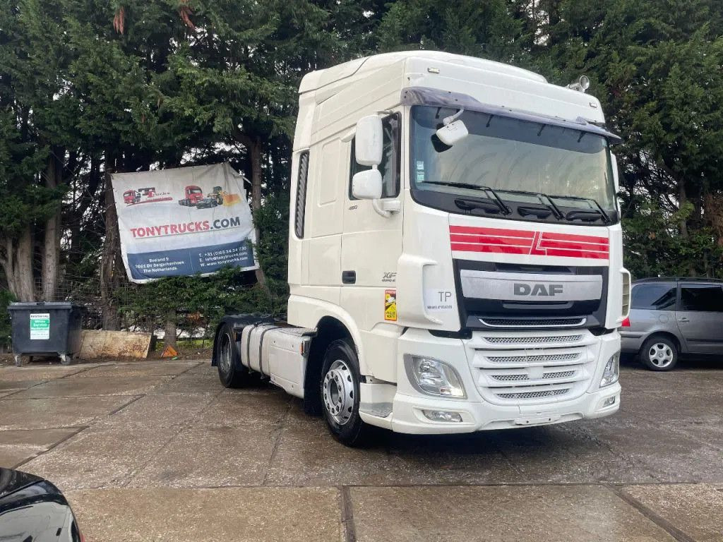 DAF XF 460 4X2 Tractor-unit Spring/Air Retarder DAF XF 106.460 4X2 Tractor-unit Spring/Air Retarder - Tractor unit: picture 1 DAF XF 460 4X2 Tractor-unit Spring/Air Retarder DAF XF 106.460 4X2 Tractor-unit Spring/Air Retarder - Tractor unit: picture 1