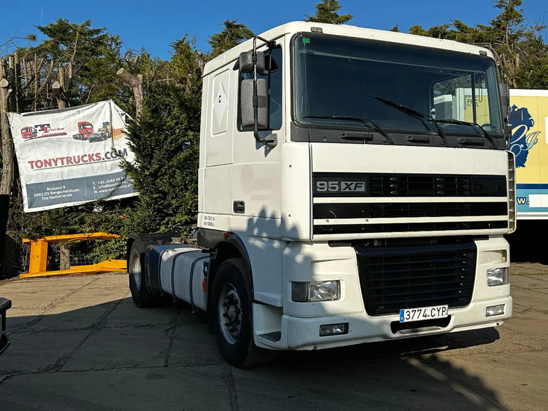 DAF XF 95.380 4X2 Tractor-unit Spring/Air ZF Manual Euro2 PTO - Tractor unit: picture 1 DAF XF 95.380 4X2 Tractor-unit Spring/Air ZF Manual Euro2 PTO - Tractor unit: picture 1