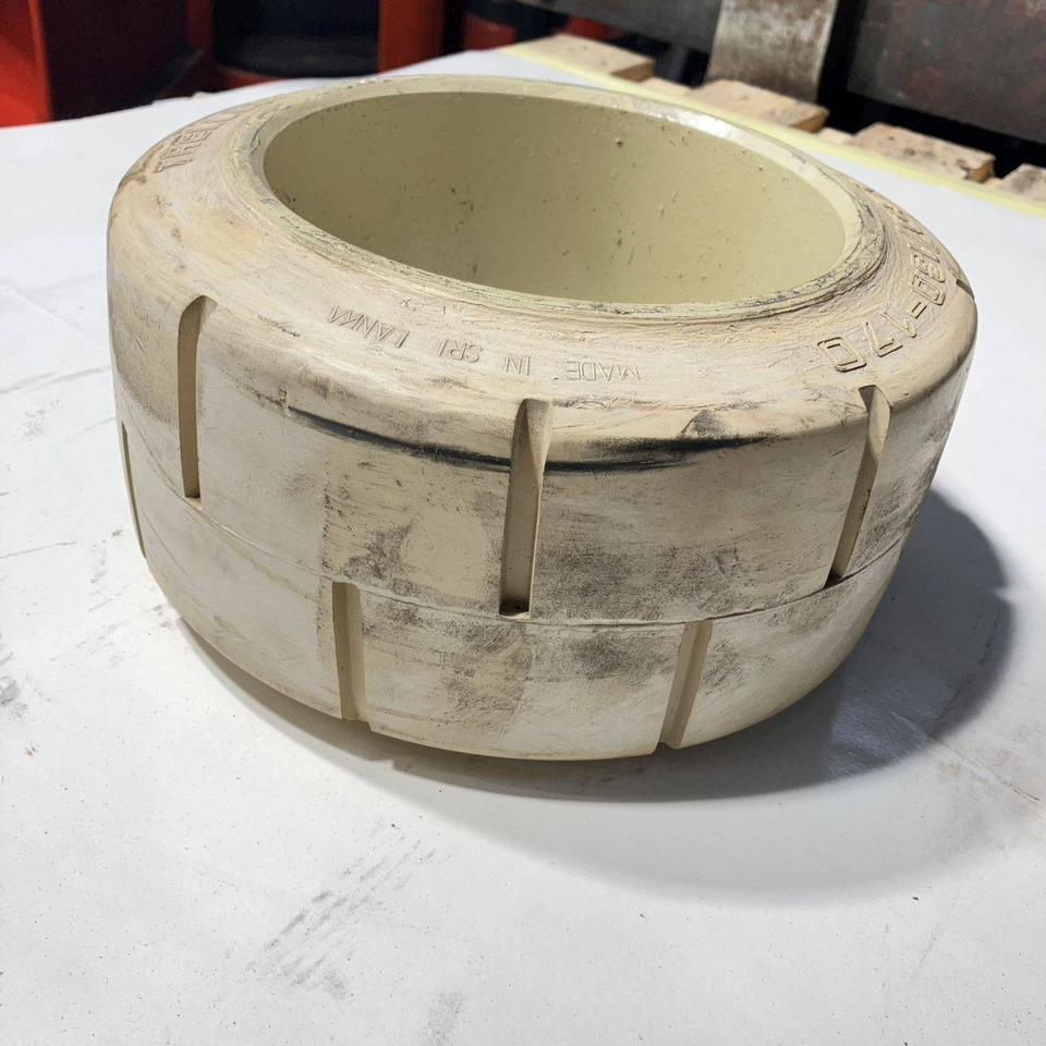 2X Trelleborg 260-130-170 NM tyres - Tire for Material handling equipment: picture 3 2X Trelleborg 260-130-170 NM tyres - Tire for Material handling equipment: picture 3