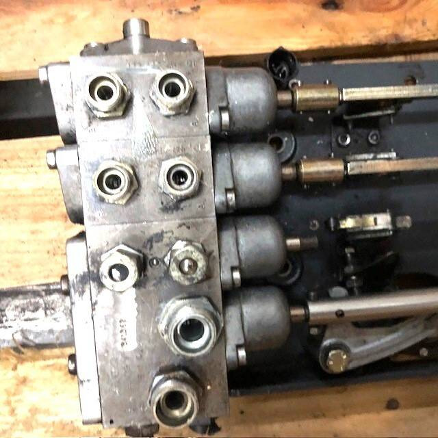 4- Way hydraulic control for Still - Hydraulic valve for Material handling equipment: picture 4 4- Way hydraulic control for Still - Hydraulic valve for Material handling equipment: picture 4