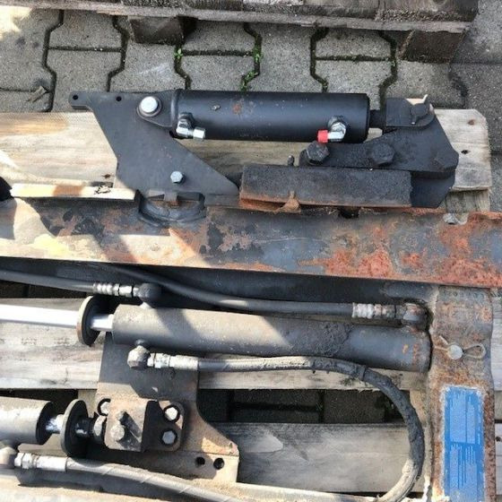 CASCADE FORKPOSITIONER WITH SEPARATE SIDE SHIFT - Attachment for Material handling equipment: picture 5 CASCADE FORKPOSITIONER WITH SEPARATE SIDE SHIFT - Attachment for Material handling equipment: picture 5