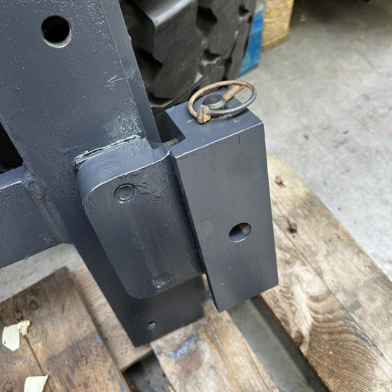 KAUP 2T103 Hook-on forkcarriage - Attachment for Material handling equipment: picture 3 KAUP 2T103 Hook-on forkcarriage - Attachment for Material handling equipment: picture 3