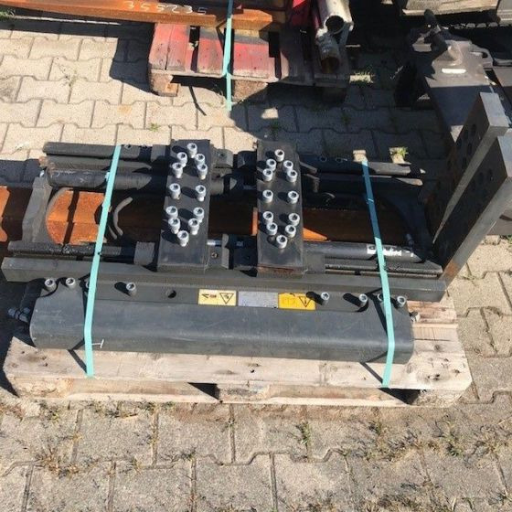 Kaup Fork positioner with sideshift - Attachment for Material handling equipment: picture 2 Kaup Fork positioner with sideshift - Attachment for Material handling equipment: picture 2