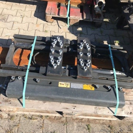 Kaup Fork positioner with sideshift - Attachment for Material handling equipment: picture 3 Kaup Fork positioner with sideshift - Attachment for Material handling equipment: picture 3