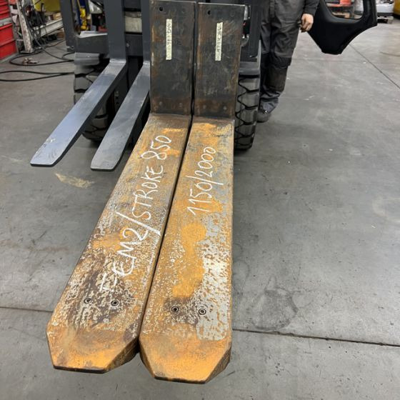 Dürwen Reachforks - Forks for Material handling equipment: picture 1 Dürwen Reachforks - Forks for Material handling equipment: picture 1