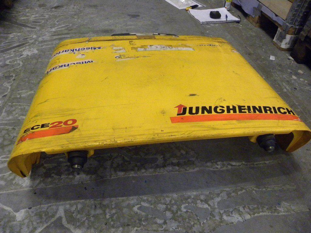 Front hood for Jungheinrich ECE 20 - Body and exterior for Material handling equipment: picture 2 Front hood for Jungheinrich ECE 20 - Body and exterior for Material handling equipment: picture 2