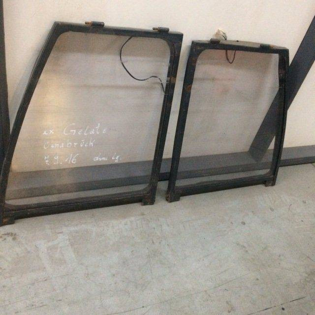 Halve Cold store Cabin with heated windows for Linde R14, Series 115 - Window and parts for Material handling equipment: picture 3 Halve Cold store Cabin with heated windows for Linde R14, Series 115 - Window and parts for Material handling equipment: picture 3