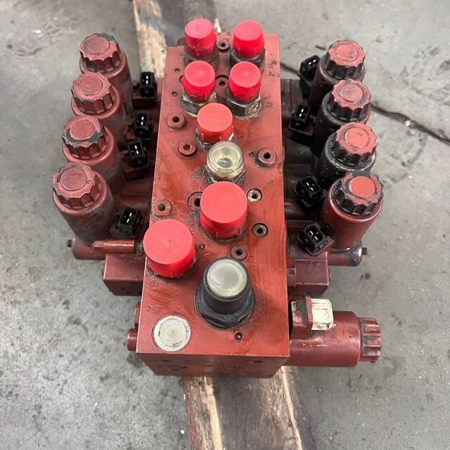 Hydraulic control valve VW12-M4 275bar - Hydraulic valve for Material handling equipment: picture 2 Hydraulic control valve VW12-M4 275bar - Hydraulic valve for Material handling equipment: picture 2