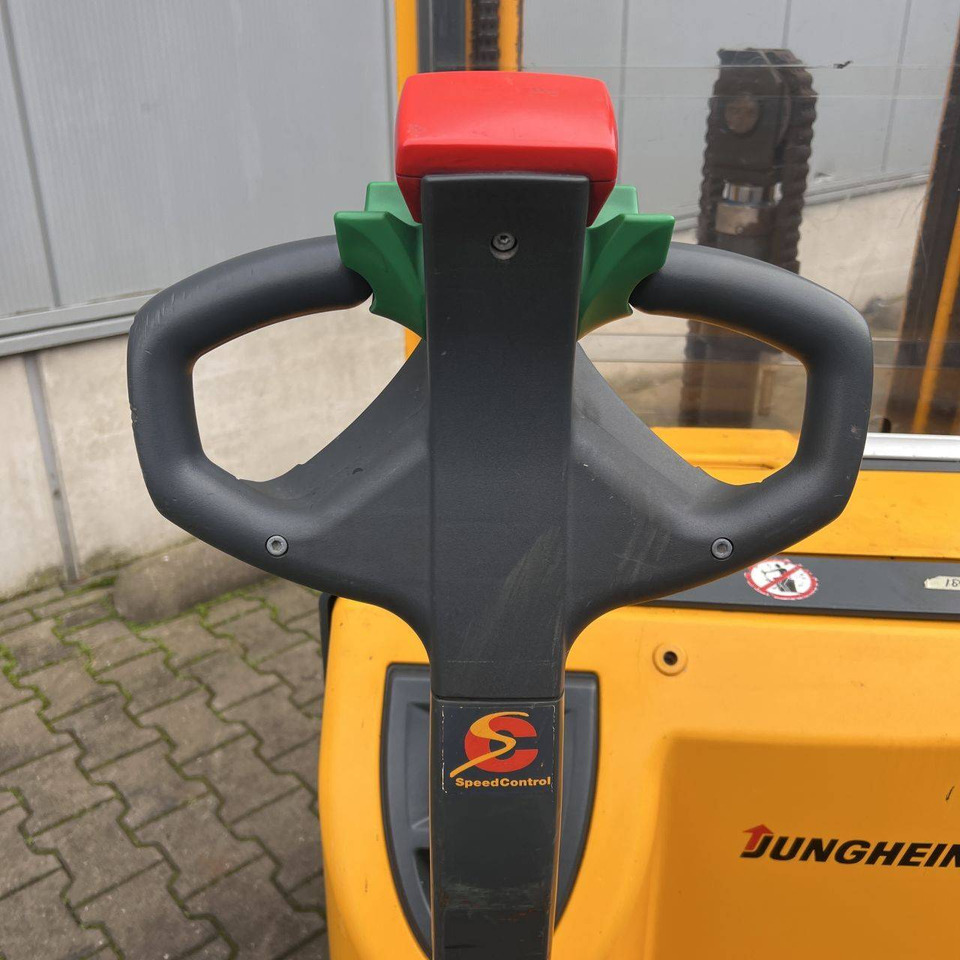 Jungheinrich EJC16G - Stacker: picture 4 Jungheinrich EJC16G - Stacker: picture 4