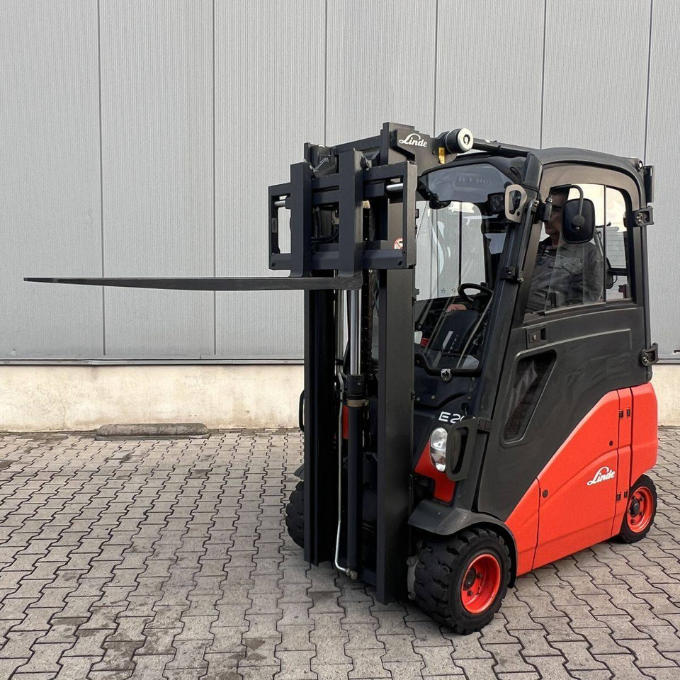 Linde E20PH (386) - Electric forklift: picture 2 Linde E20PH (386) - Electric forklift: picture 2