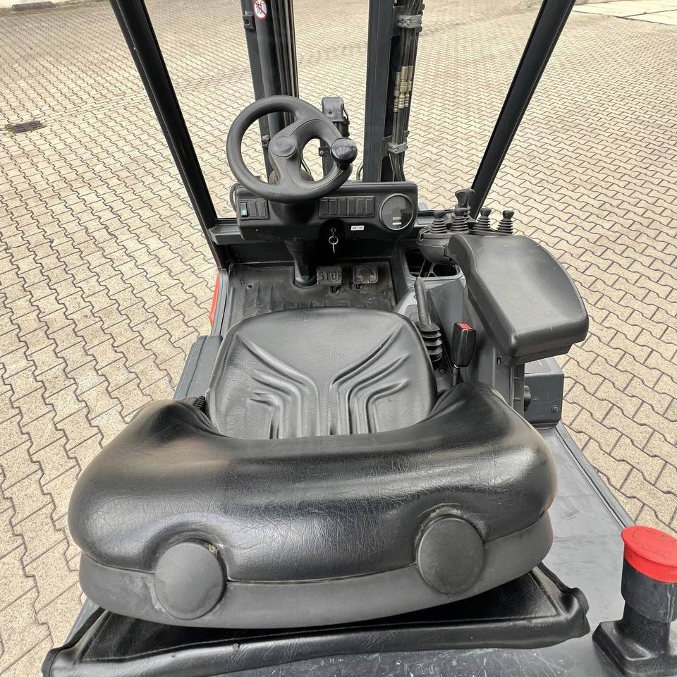Linde E25 (336-02) - Electric forklift: picture 4 Linde E25 (336-02) - Electric forklift: picture 4