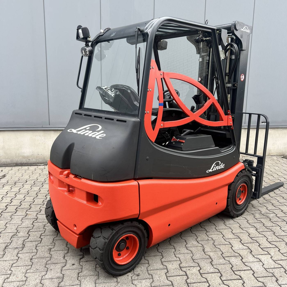 Linde E25S (336-03) - Electric forklift: picture 2 Linde E25S (336-03) - Electric forklift: picture 2