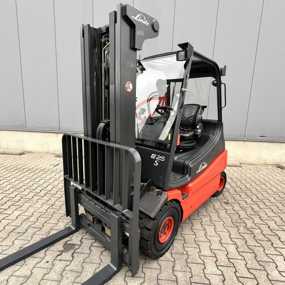 Linde E25S (336-03) - Electric forklift: picture 1 Linde E25S (336-03) - Electric forklift: picture 1